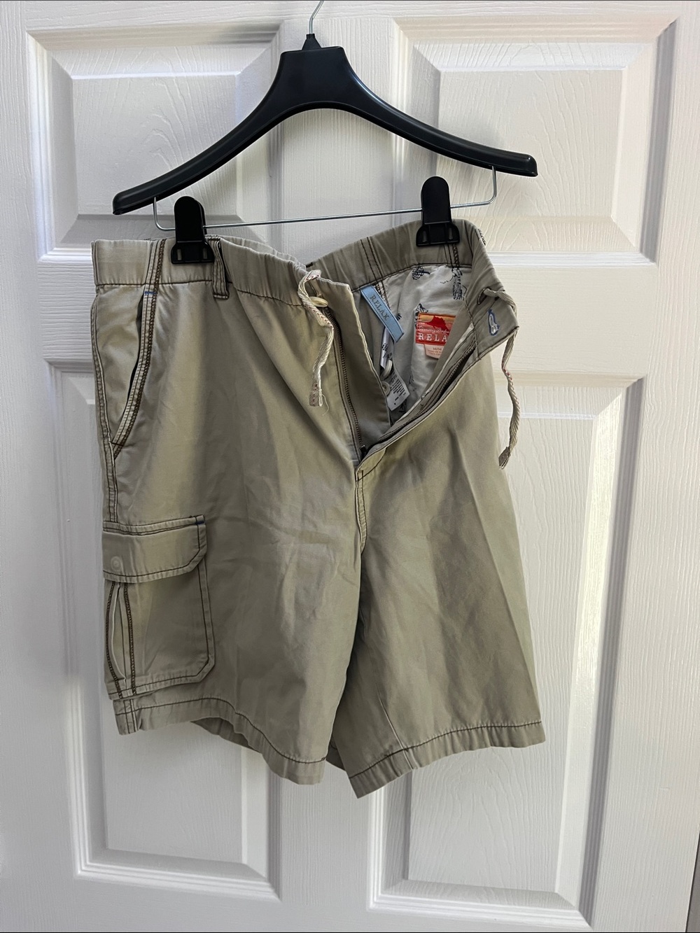 Tommy Bahama Men's Light Khaki Cargo Shorts